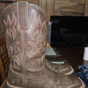 Ariat Brown Leather Western Heeled Boots with Multicolor Stitching